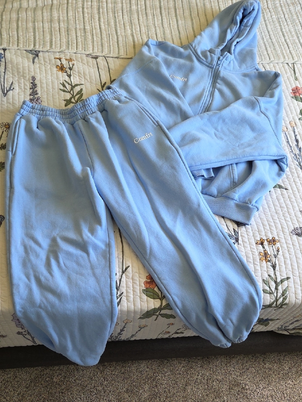 COMFRT Full Zip And Jogger Set